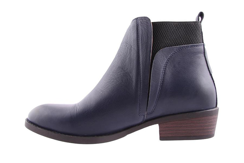 Ladies leather ankle boot